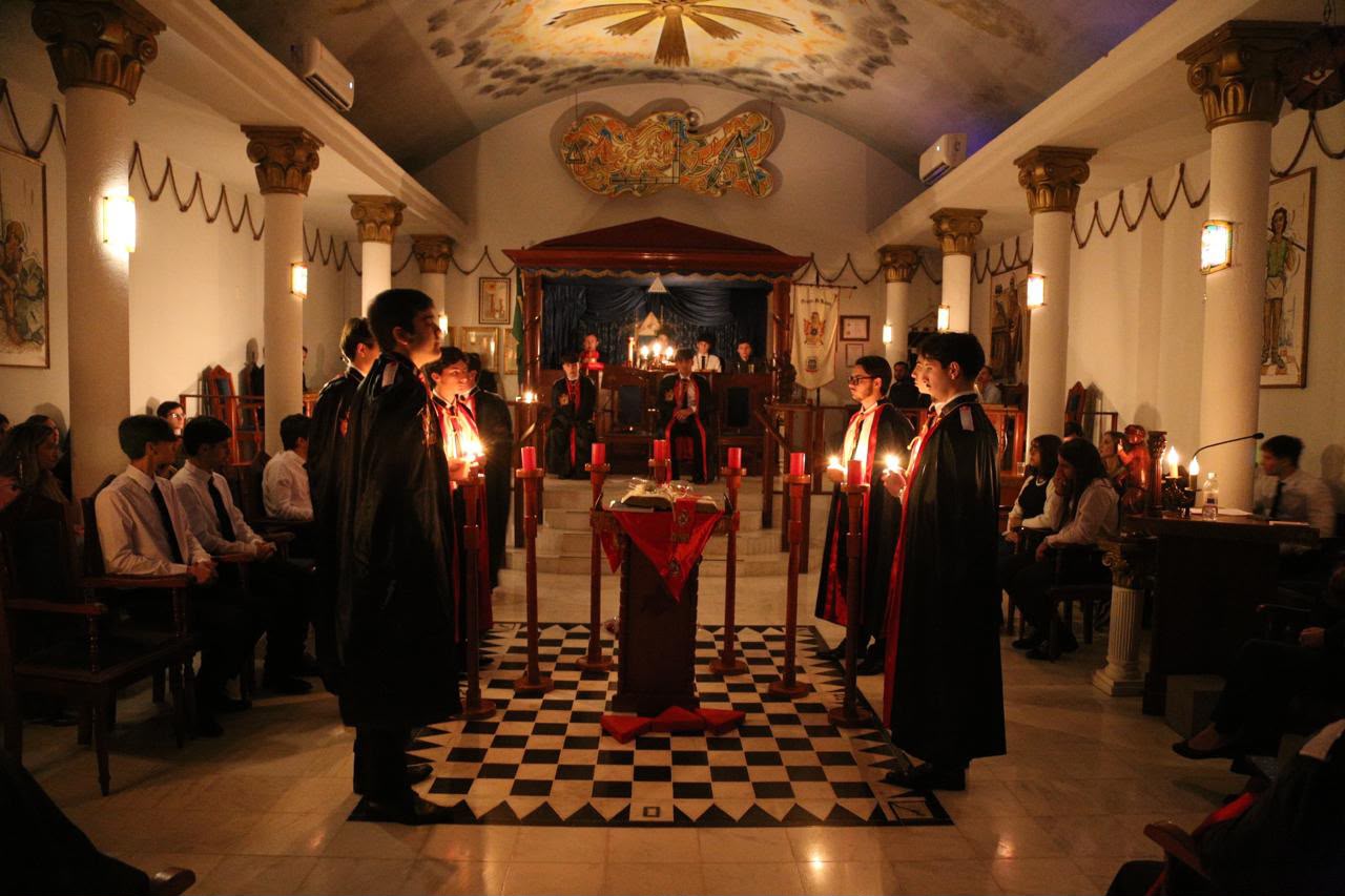 Cerimônia DeMolay em Capítulo de Santa Catarina
